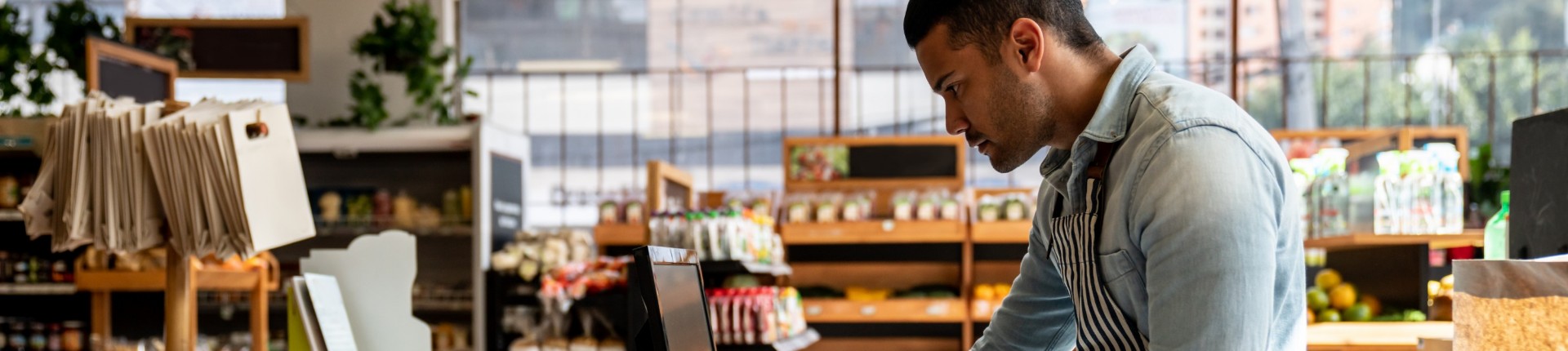 Tecnologia na gestão financeira: entenda como adotá-la no seu varejo