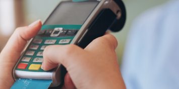 TEF X POS: entenda as diferenças e vantagens