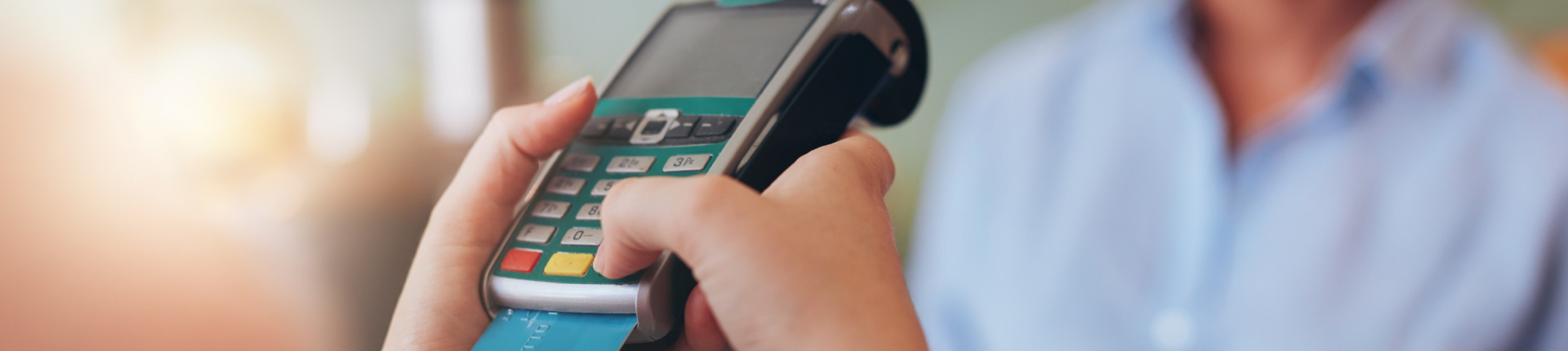 TEF X POS: entenda as diferenças e vantagens